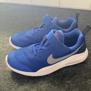 Nike Kids Sneakers Size 1.5
